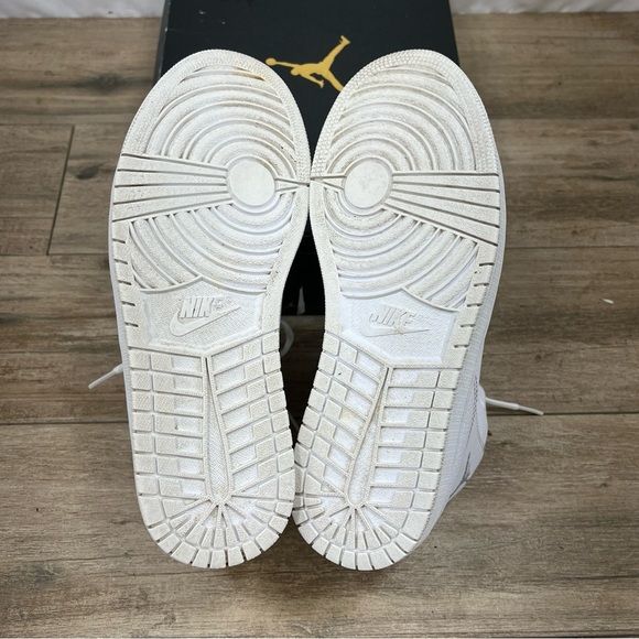 NIKE JORDAN EXECUTIVE HIGH-TOP TRAINERS- Triple White. Men’s 9 820240100 W/Box - Picture 9 of 13